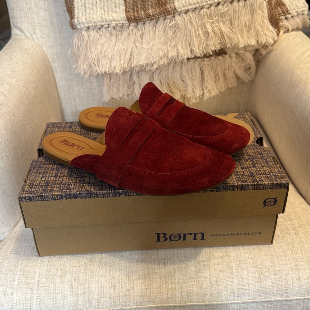 Born Cayo mules in Red size 9